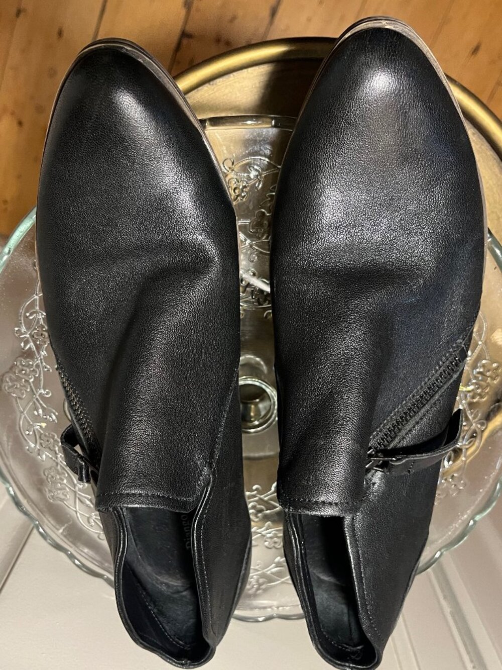 Django & Juliette - Kitty DJ low black booties with side zip